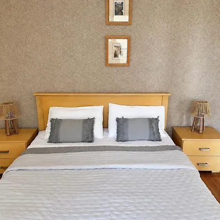 Kings Gates Spacious 2-bedroom Near דירה פאפוס