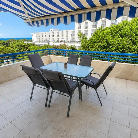 Kings Gates Spacious 2-bedroom Near