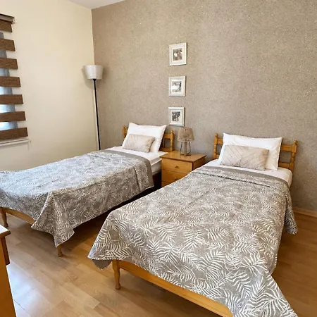 Kings Gates Spacious 2-bedroom Near